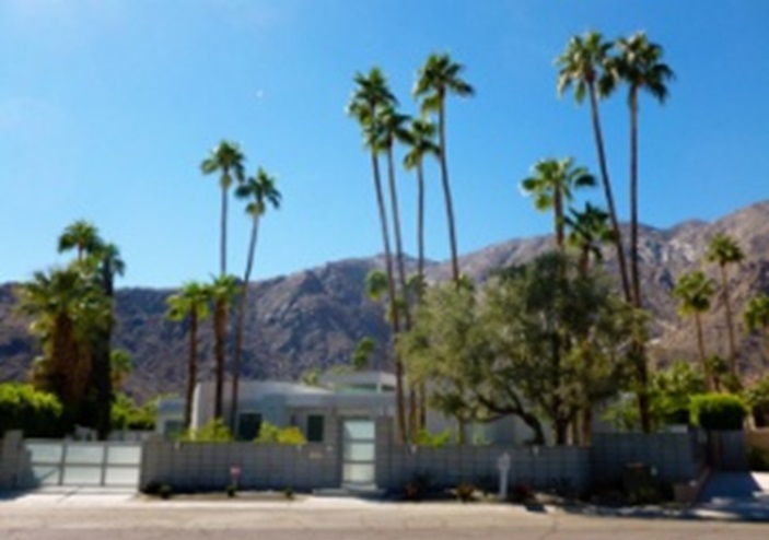 /cms/Friendly Family Murder House